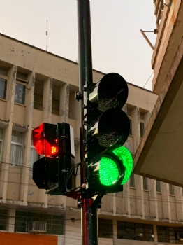 Prefeitura instala novos semáforos na área central da cidade
