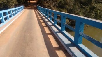 Parceria entre municípios garante reforma de ponte