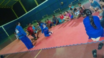 Prefeitura oferece aulas de jiu-jitsu para a comunidade