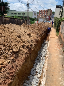 Prefeitura realiza obras de drenagem de água pluvial