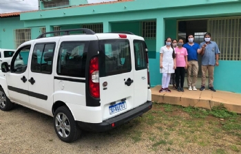 Marilândia recebe veículo para pacientes de hemodiálise