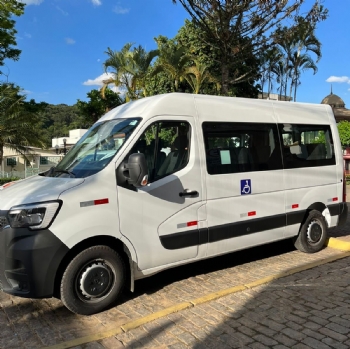 Prefeitura adquire nova van para transporte de pacientes
