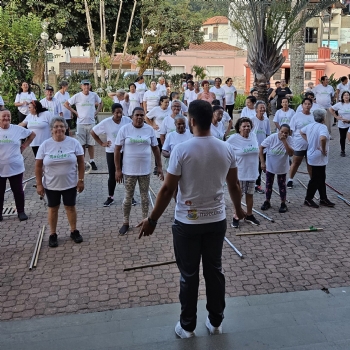 Projeto "Saúde em movimento" realiza aulão em praça