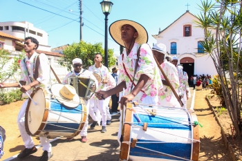 Grande Reinado do Rosário de Itapecerica acontece de 8 a 11 de agosto Festa bicentenária movimenta cidade do centrooeste mineiro  unindo cultura  fé e tradição